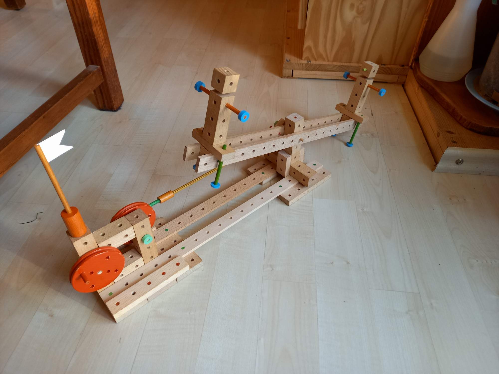 Matador 2 30s Vorlage 235 Schaukelnde Männchen b.jpg