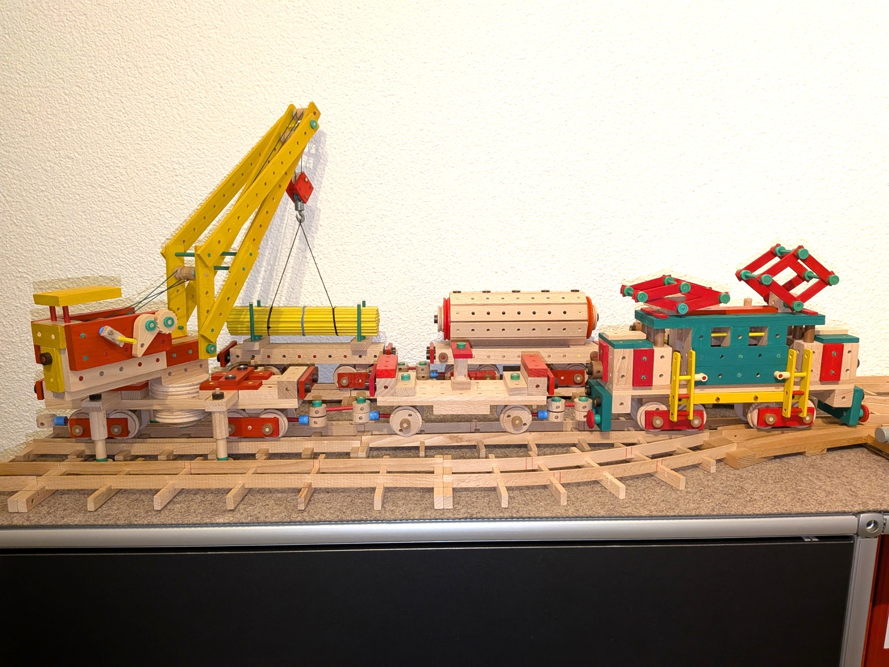 E-Lok III mit Kranwagen 2.jpg